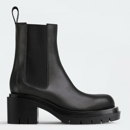 Bottega Veneta Lug Chelsea Boots In Black Calfskin