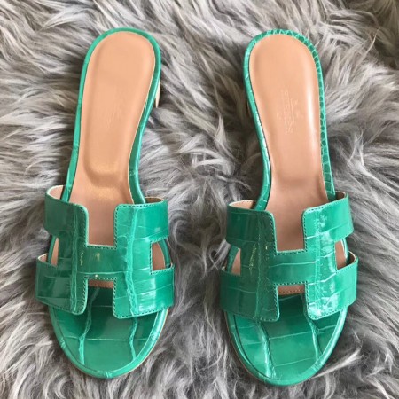 Hermes Oasis Slide Sandals In Bamboo Niloticus Crocodile Shiny Skin