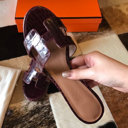 Hermes Oasis Slide Sandals In Bordeaux Niloticus Crocodile Shiny Skin