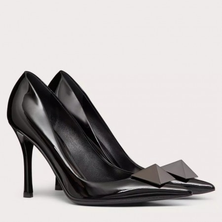 Valentino One Stud Pumps 100mm In Black Patent Calfskin