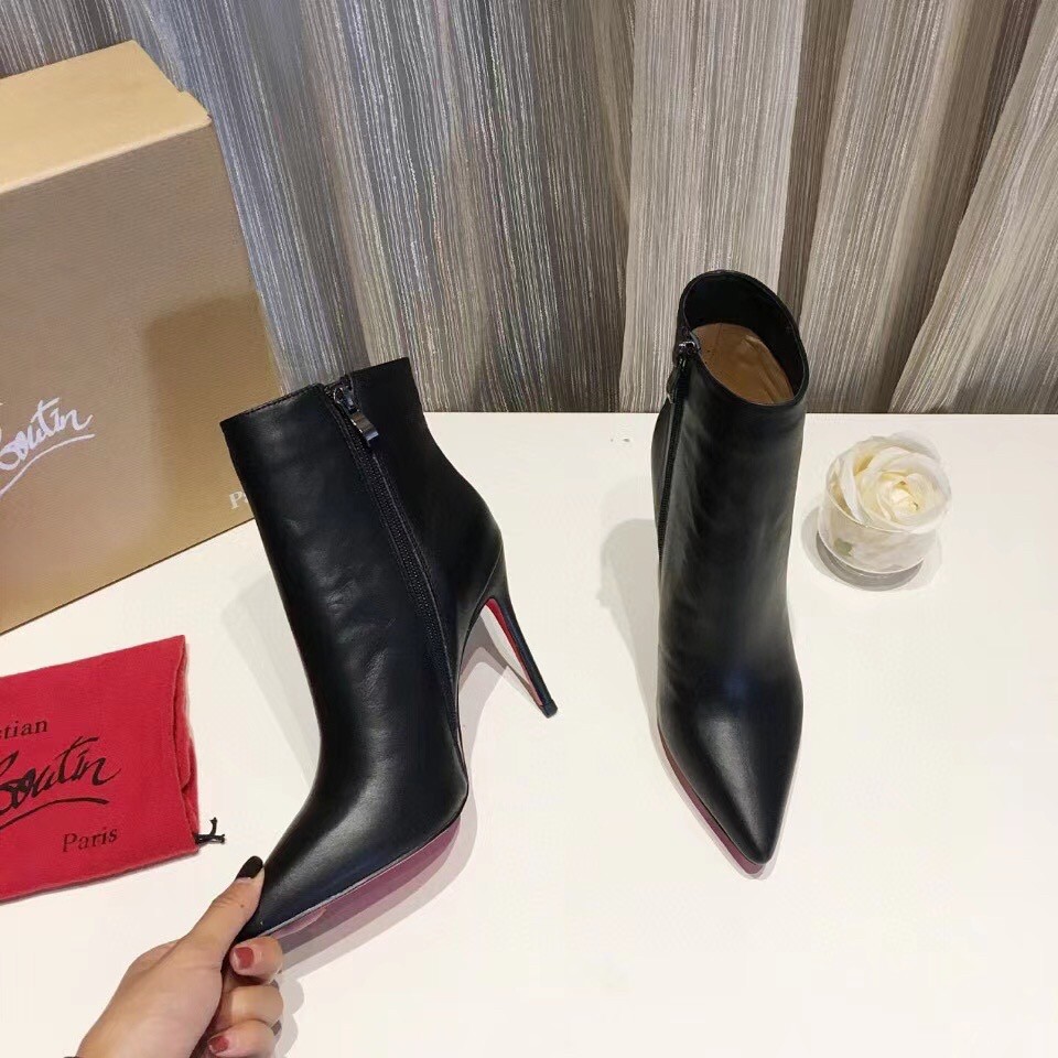 Replica Christian Louboutin So Kate Booty 100MM In Black Leather