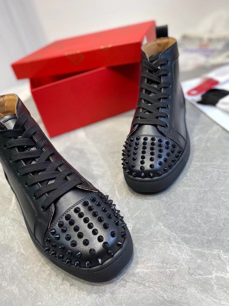Replica Christian Louboutin Men's Lou Spikes Flat Sneakers In Black Leather