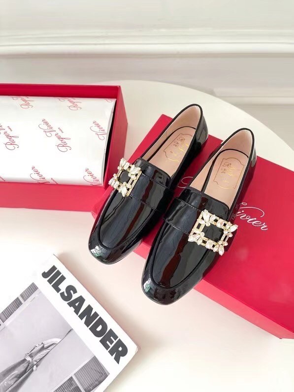 Replica Roger Vivier Mini Broche Buckle Loafers in Black Patent Leather