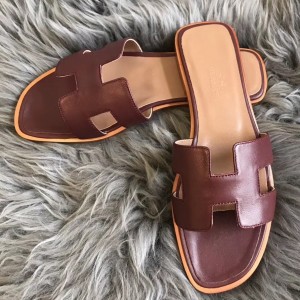 Hermes Oran Slide Sandals In Burgundy Swift Calfskin