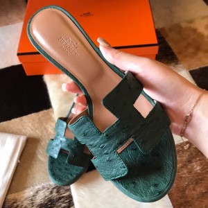 Hermes Oasis Slide Sandals 50mm In Malachite Ostrich Leather