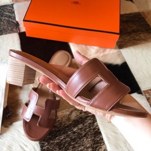 Hermes Oasis Slide Sandals 50mm In Brown Swift Calfskin