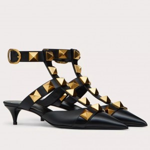 Valentino Roman Stud Pumps 40mm In Black Calfskin