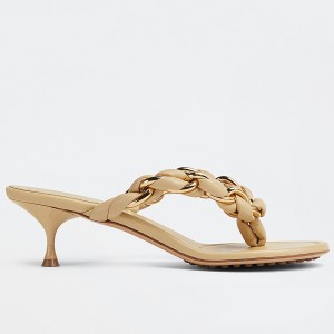 Bottega Veneta Dot Thong Sandals In Beige Lambskin