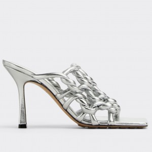 Bottega Veneta Stretch Twist Sandals In Silver Metallic Lambskin