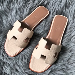 Hermes Oran Slide Sandals In Beton Clemence Leather