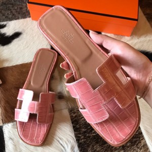 Hermes Oran Slide Sandals In Pink Shiny Niloticus Crocodile Skin