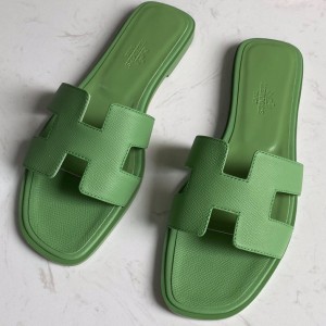 Hermes Oran Slide Sandals In Vert Criquet Epsom Calfskin