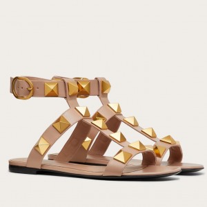 Valentino Roman Stud Flat Sandals In Rose Cannelle Calfskin